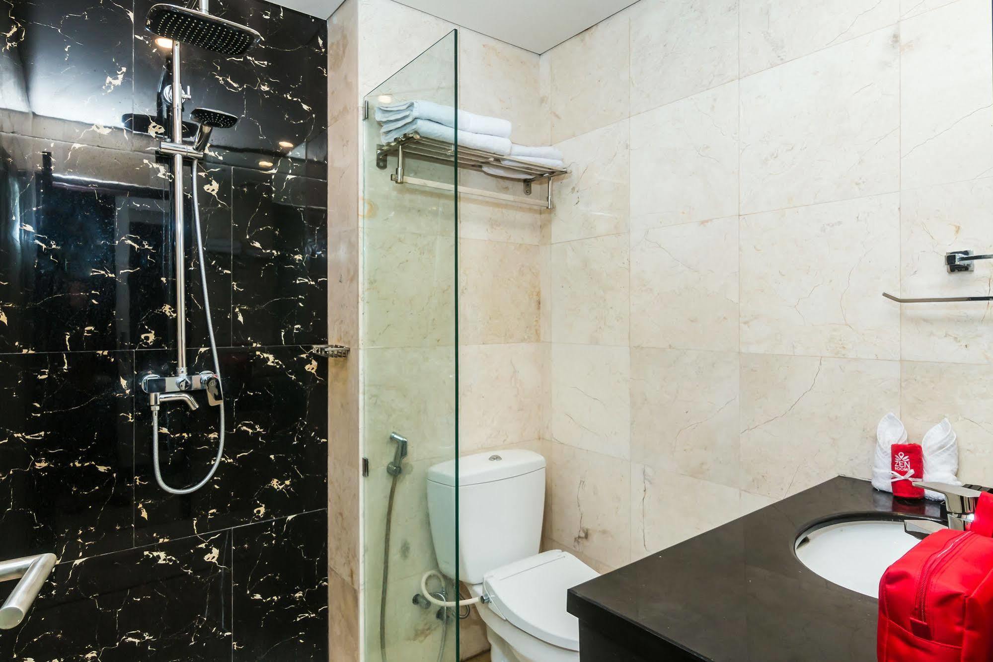 Zen Rooms Denpasar Marlboro Экстерьер фото