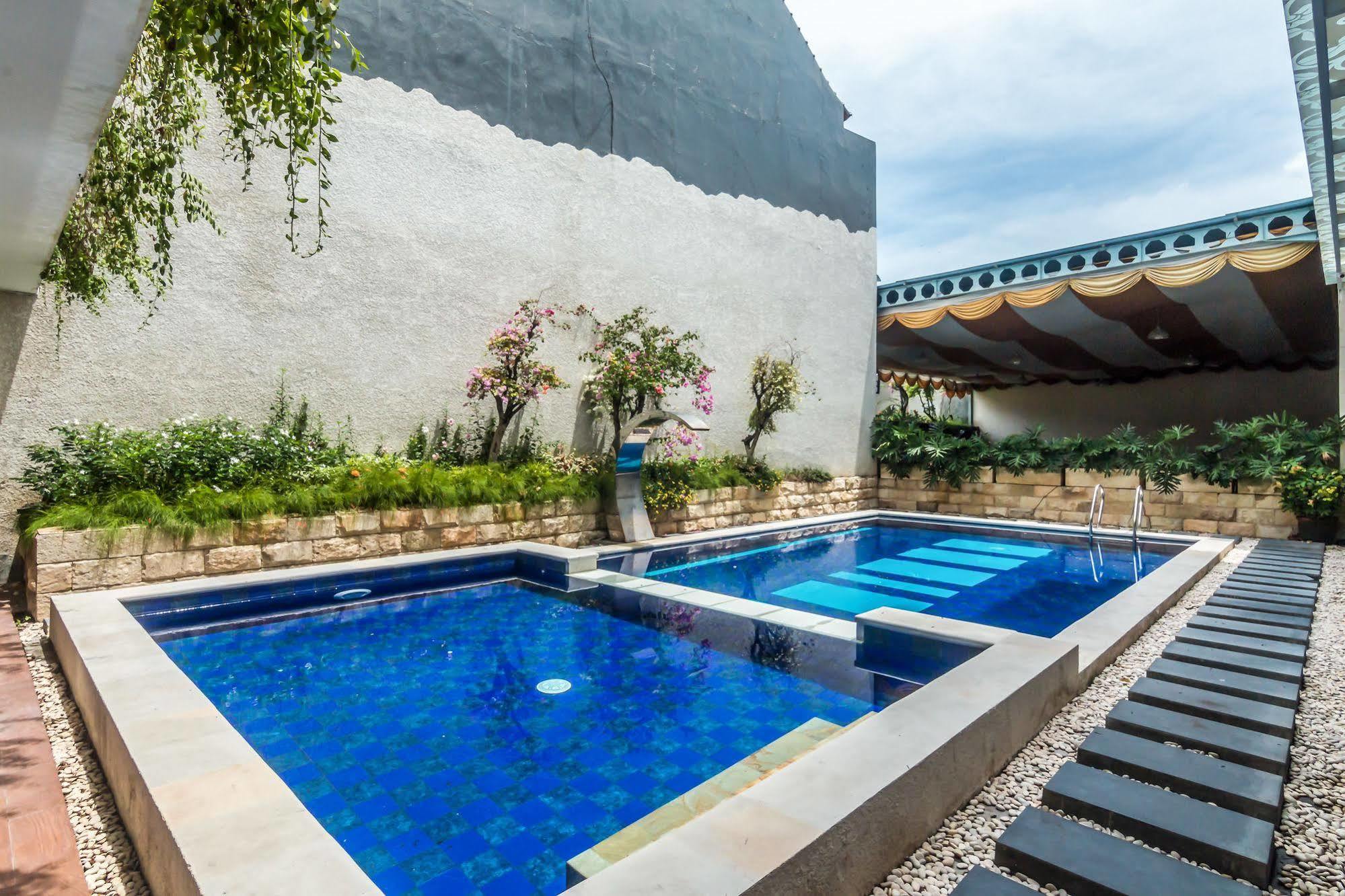 Zen Rooms Denpasar Marlboro Экстерьер фото