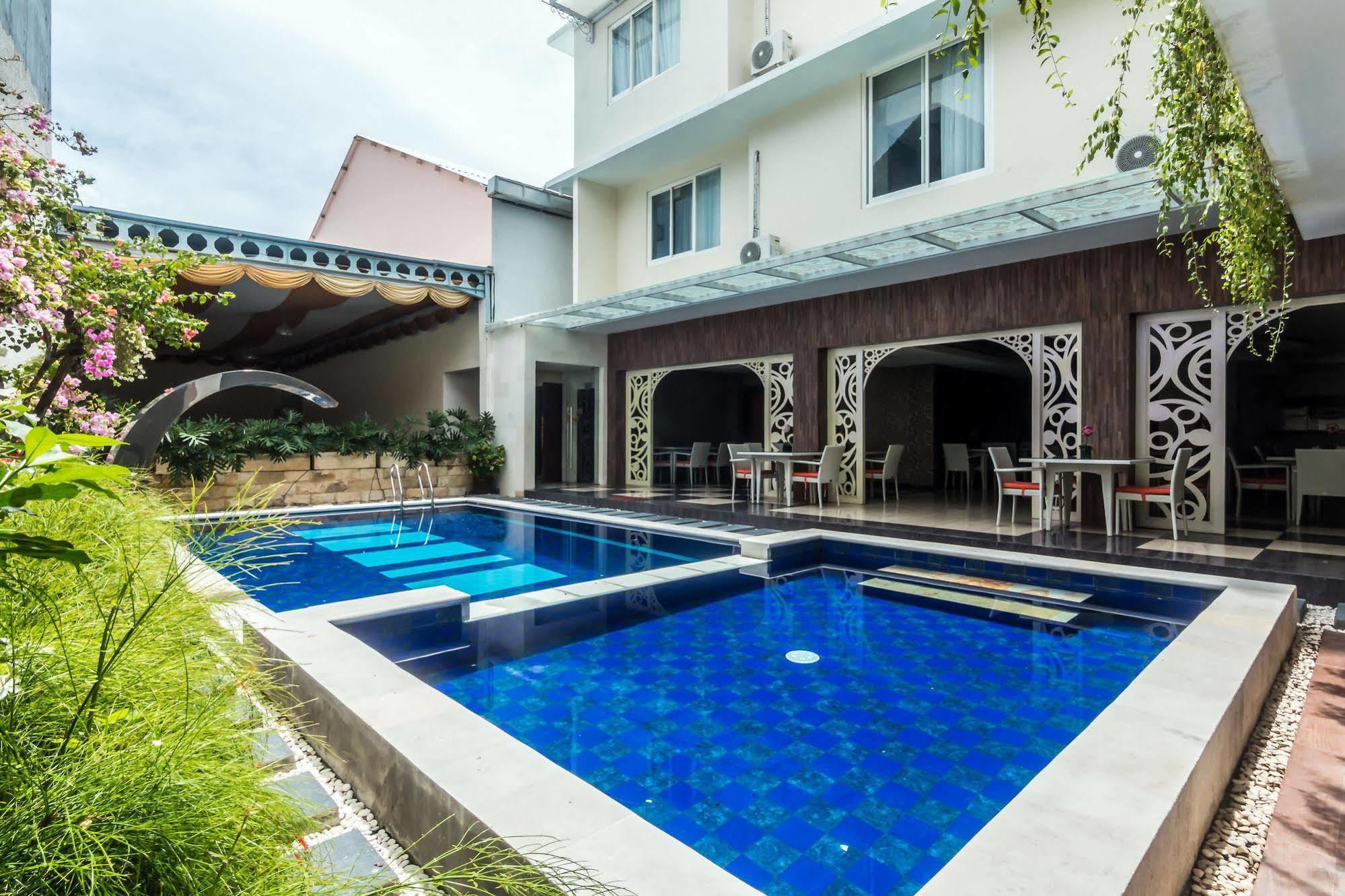 Zen Rooms Denpasar Marlboro Экстерьер фото